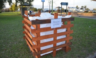 Colocan nuevos cestos para materiales reciclables