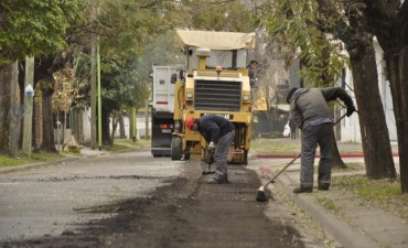 Se iniciaron las obras de repavimentaci&oacute;n en el barrio Obrero