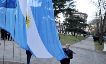 Roses: Debemos inculcarles a los más chicos el amor y el respeto por los sÃmbolos patrios que nos unen como Nación