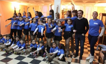 Alumnas de la Escuela Municipal de Pat&iacute;n Art&iacute;stico participar&aacute;n de un torneo amistoso