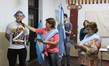 Por primera vez, alumnos de Plan Fines realizaron su promesa a la bandera