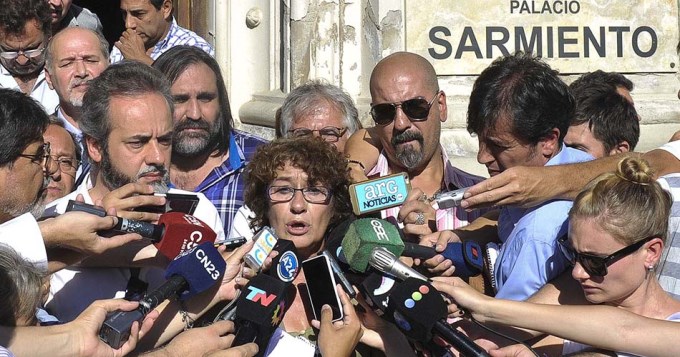 Consigna docente: Devoluci&oacute;n de descuentos o paro