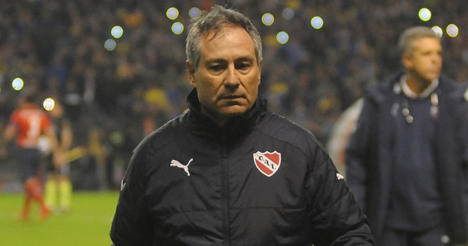 Holan meti&oacute; como excusa el partido por la Sudamericana