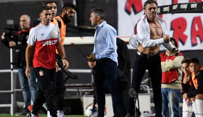 Tras la dura ca&iacute;da por Copa Argentina, Vivas se fue de Estudiantes