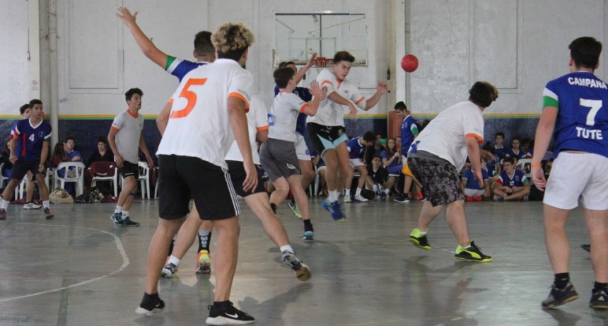 Juegos Bonaerenses: los equipos de handball de la Dante Alighieri clasificaron a la etapa regional