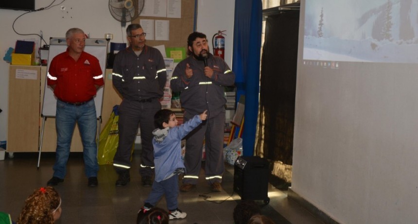 Alumnos del Jard&iacute;n N&deg;923 participaron de actividades did&aacute;cticas sobre seguridad vial 