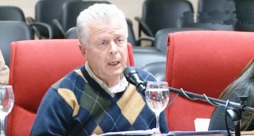 &ldquo;Le llenan la cabeza a la gente, para vaciarles los bolsillos&rdquo;
