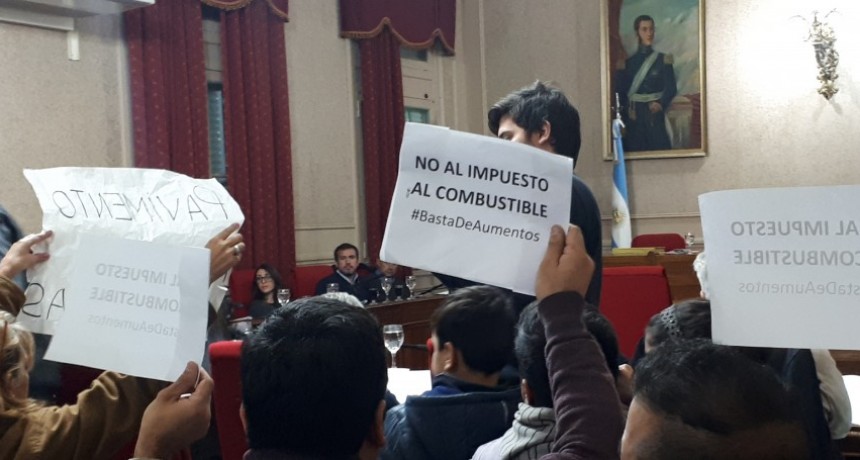 Se derogo la Tasa Vial: &ldquo;En Campana volvemos a pagar el precio real del combustible&rdquo;