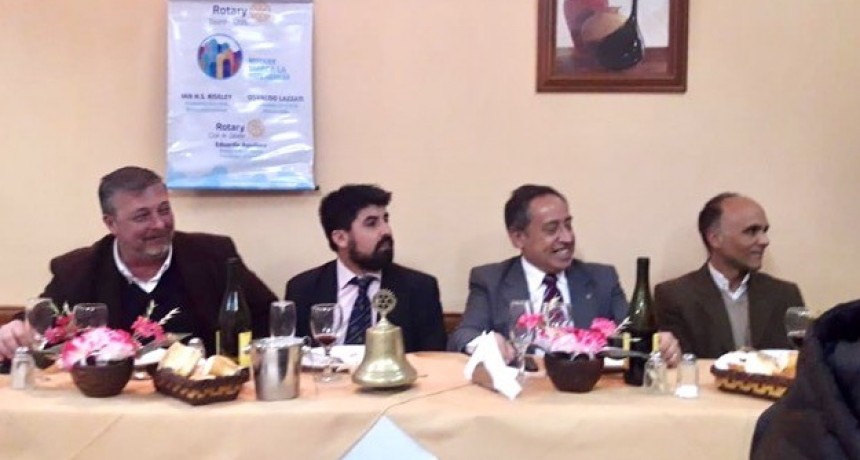 ROTARY CLUB CAMPANA                           ENTREGA DEL PREMIO CONFRATERNIDAD CLUBES ROTARIOS DE CAMPANA Y ZARATE