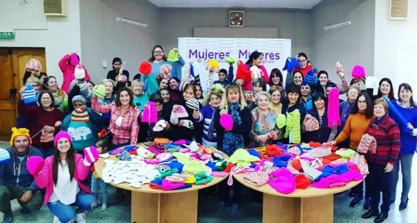 Mujeres de Campana realizaron un &ldquo;Tejet&oacute;n&rdquo; solidario