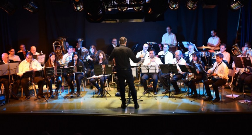 La Banda Municipal present&oacute; un gran concierto por su 75&deg; aniversario