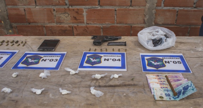 Desbaratan una banda dedicada a la venta de droga