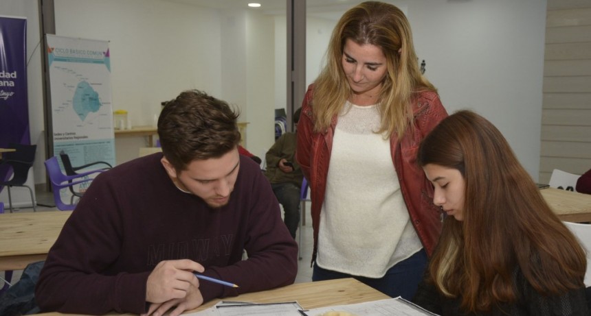 El Municipio brinda clases de apoyo gratuitas de matem&aacute;tica, f&iacute;sica y qu&iacute;mica