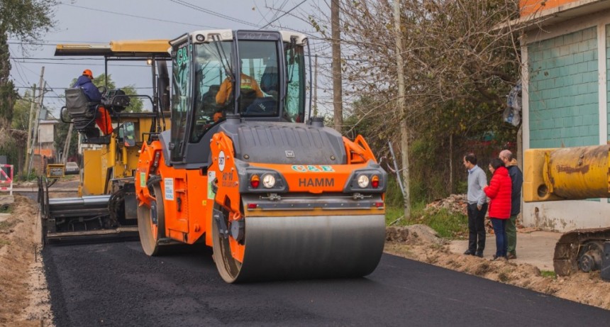 Barrio Lubo: anuncian el comienzo de la segunda etapa del plan de asfalto