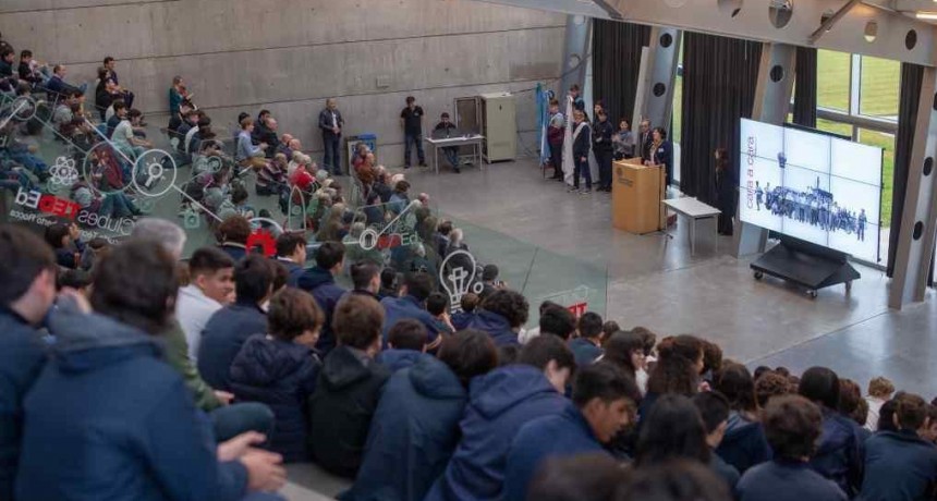 La Escuela T&eacute;cnica Roberto Rocca conmemor&oacute; su d&iacute;a con un emotivo reencuentro