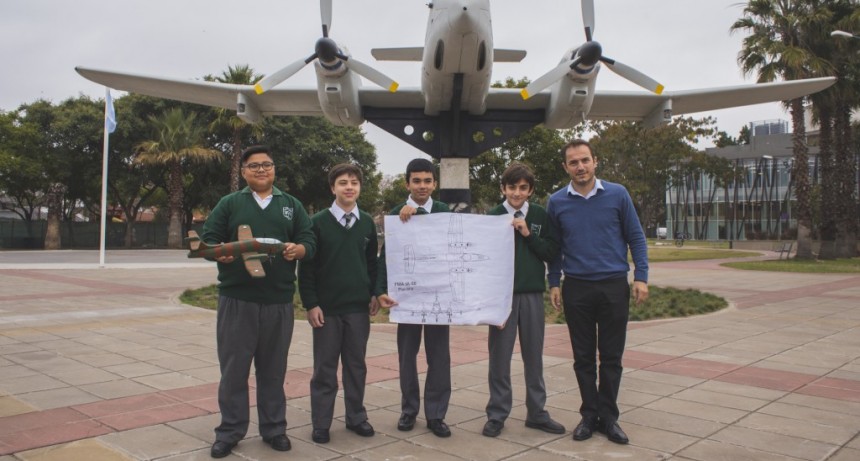 El Intendente felicit&oacute; a alumnos del Colegio del Norte que realizaron una r&eacute;plica a escala del Pucar&aacute; 