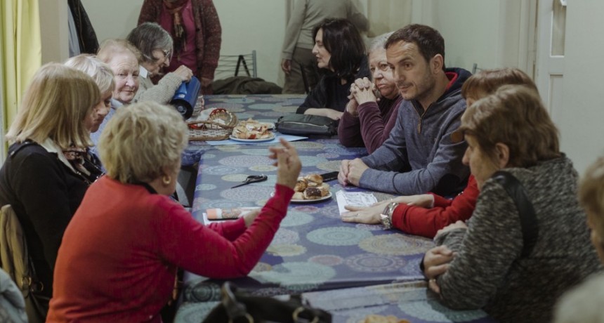 Abella se reuni&oacute; con docentes jubiladas de la ciudad