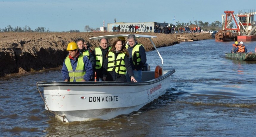 Lord&eacute;n acompa&ntilde;&oacute; a Vidal en recorrida por las obras en el R&iacute;o Salado