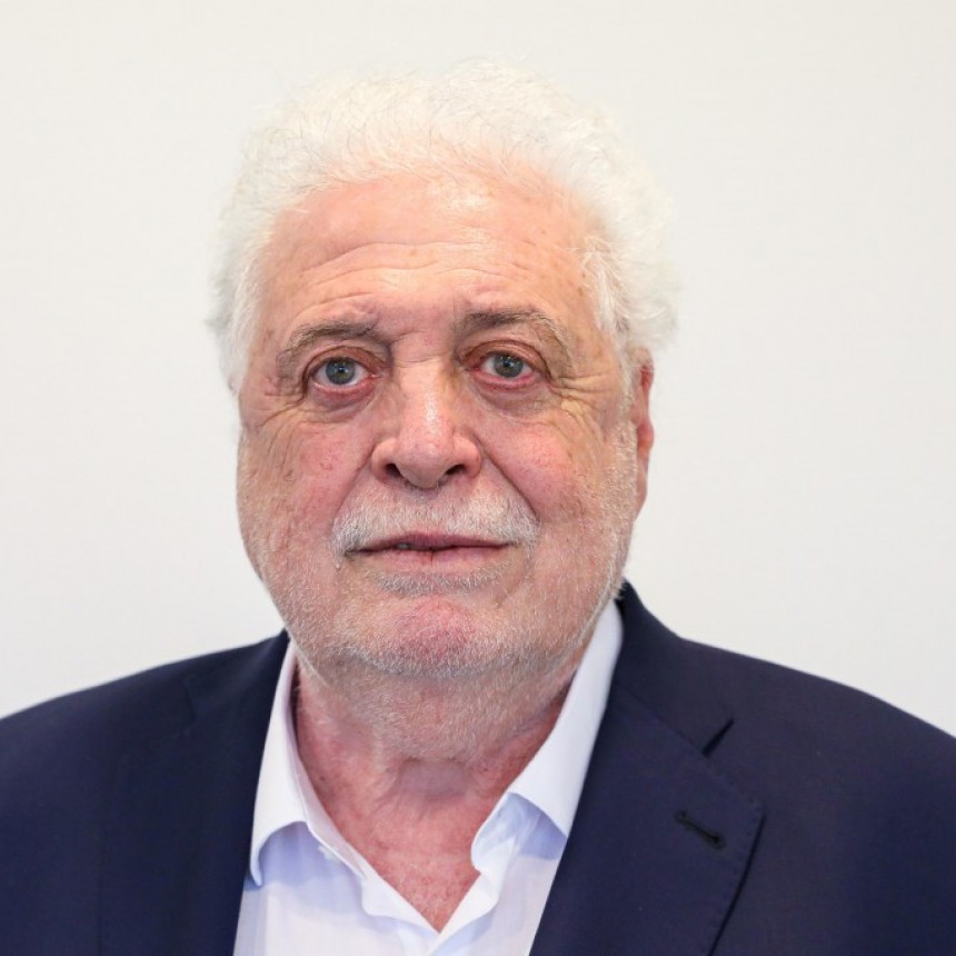 El Ministro de Salud anunció la preparación del protocolo y le respondió a Gallardo