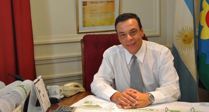 El intendente de Zárate emitirá una estampilla por valor de $100 pesos