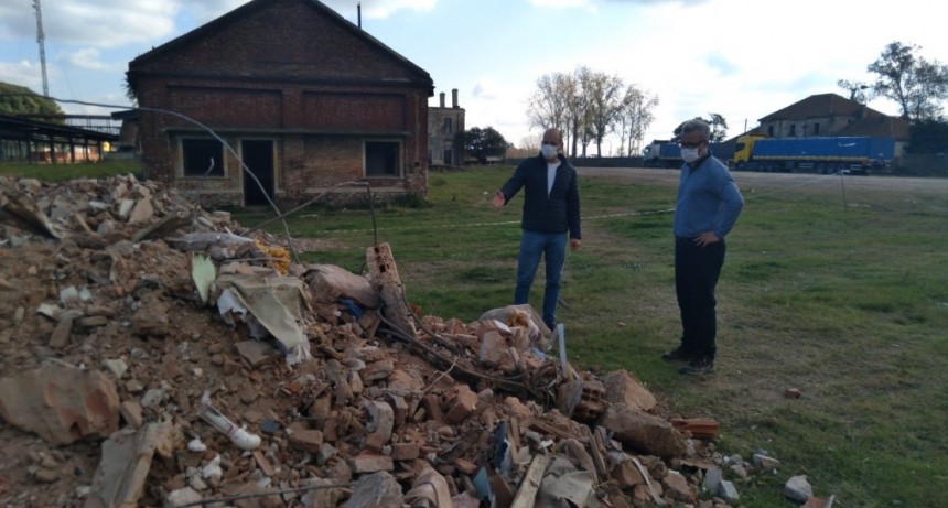 Abella y Euroamérica montaron un basural a 100 metros de la Avda. Rocca