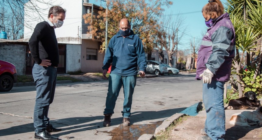 El Municipio avanza con la regulación de las conexiones cloacales en el barrio del Pino 