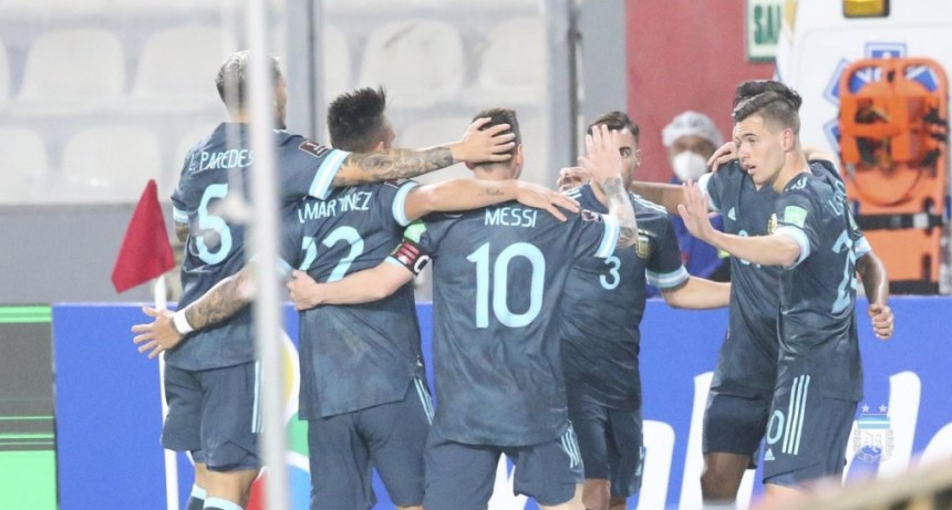 Argentina, con la urgencia de plasmar la idea, juega ante Uruguay que debuta 