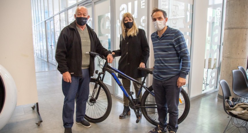 Se entregaron los premios a los ganadores del sorteo para los buenos contribuyentes