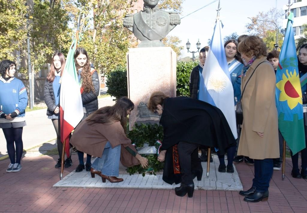 Campana celebró el 79° aniversario de la República de Italia