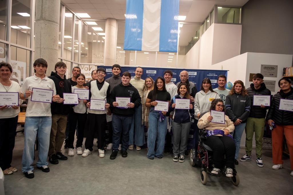 Se entregaron las Becas Municipales de Alto Rendimiento Deportivo 2025