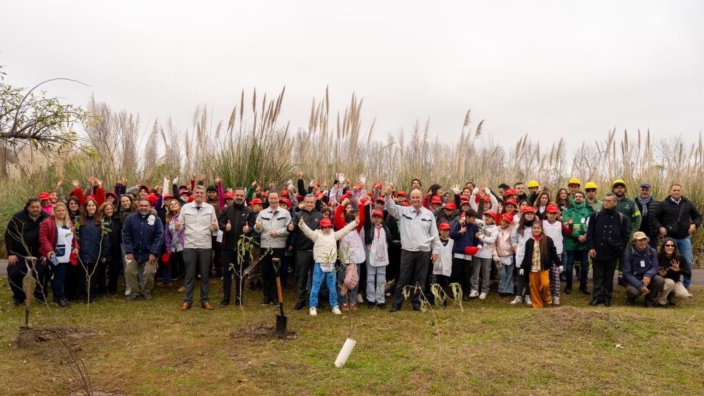 Toyota Argentina celebra el Mes del Ambiente con una nueva plantación en su Reserva Natural en Zárate