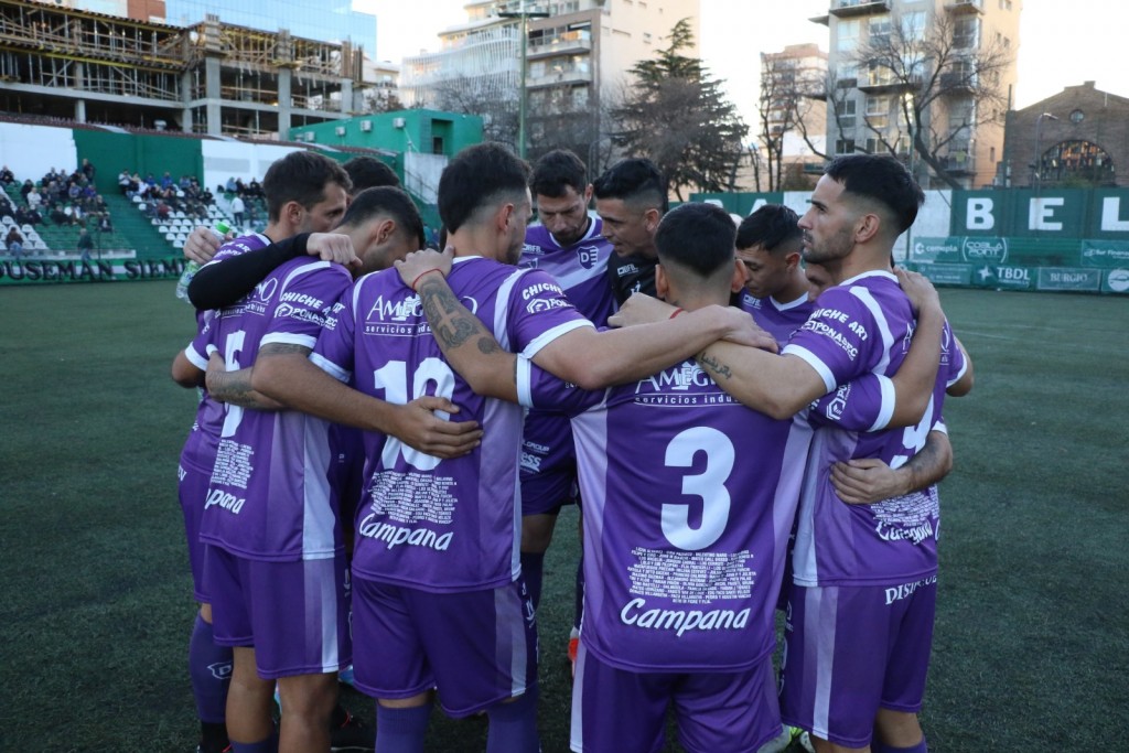 Excursionistas aprovecho los errores defensivos de Villa Dálmine