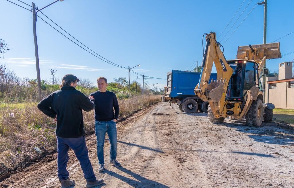 El Municipio comenzó los trabajos para sumar más cuadras de asfalto en Los Pioneros