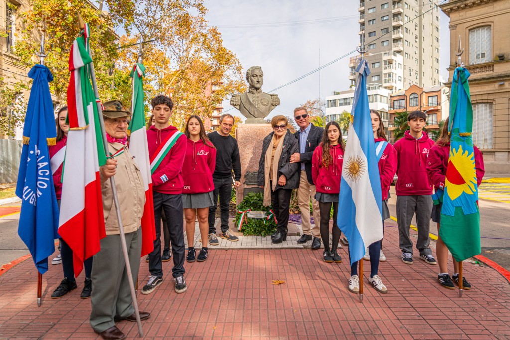 El Intendente acompa&ntilde;&oacute; la celebraci&oacute;n del 80&deg; aniversario de la Rep&uacute;blica de Italia