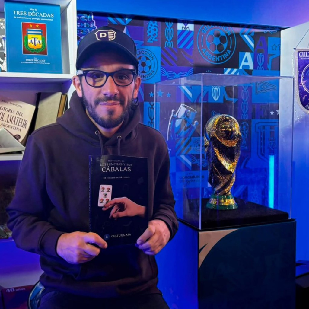 RATOLA REPRESENTANTE DE VILLA DALMINE EN EL NUEVO LIBRO DE AFA