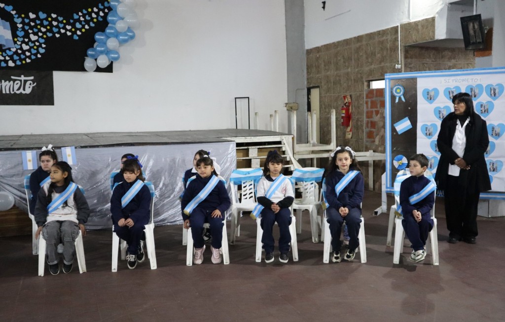 El Municipio acompa&ntilde;&oacute; la Promesa de Lealtad a la Bandera de alumnos de la Escuela N&deg; 23
