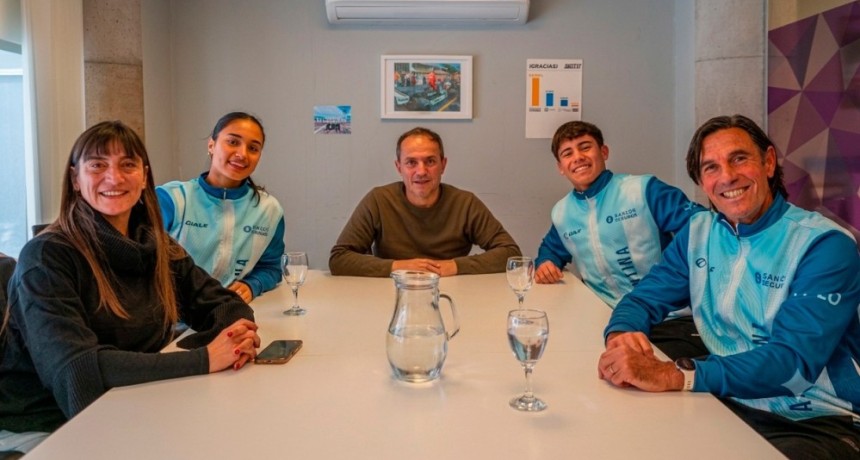 Abella felicit&oacute; a Angelina Muga y Manuel Vilela, recientes medallistas iberoamericanos