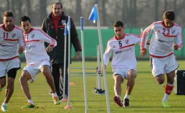 El plantel profesional de River Plate se entren&oacute; en doble turno en el predio que la AFA posee en Ezeiza.