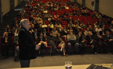 Con gran concurrenciala Jornada de Ciencia y Tecnolog&iacute;a para la Soberan&iacute;a Energ&eacute;tica