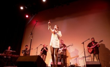Florencia Dom&iacute;nguez presenta &ldquo;Caminar&eacute;&rdquo;, su primer disco de estudio