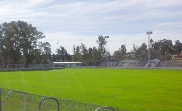 Villa D&aacute;lmine: Se sigue trabajando en el mejoramiento del campo de juego