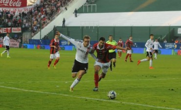 Estudiantes (LP) pis&oacute; con firmeza en su debut en la Copa Argentina