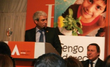 &ldquo;Desde el Municipio trabajamos con la firme convicci&oacute;n para que cada ni&ntilde;o &oacute; adolescente pueda ejercer su derecho a vivir en familia&rdquo;