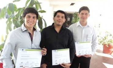 A 10 a&ntilde;os de lanzamiento, ya se entregaron 800 becas de grado en el Programa Educativo Roberto Rocca 