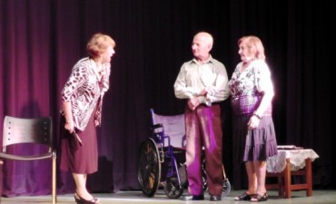 Sociedad de Fomento de B&deg; Del Pino: Grupo &ldquo;Villamor&rdquo; presenta las obras teatrales &ldquo;Aud&iacute;fonos&rdquo; y &ldquo;Dos Leonas&rdquo;