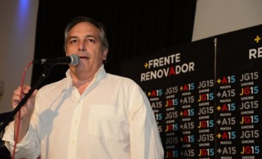 Con la presencia de Sol&aacute;, Ghione y Cazador presentaron la lista del Frente Renovador.