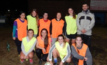 Siguen sum&aacute;ndose chicas a los entrenamientos en Campana Boat Club