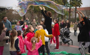 Los ni&ntilde;os disfrutan de las vacaciones de invierno junto al Municipio