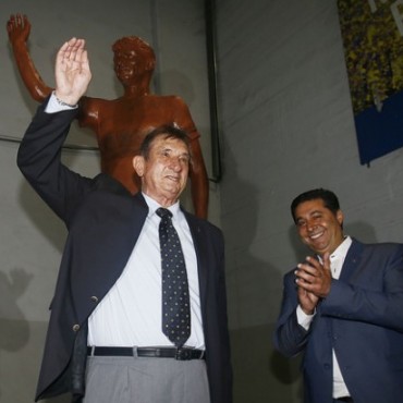 Antonio Ratt&iacute;n ya tiene su estatua en la Bombonera