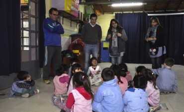 El intendente Abella visit&oacute; el jard&iacute;n de infantes N&ordm; 920 de R&iacute;o Luj&aacute;n 